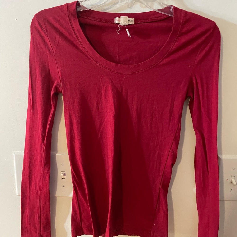 Long Sleeve Scoop Neck Women's Top - Red Size S